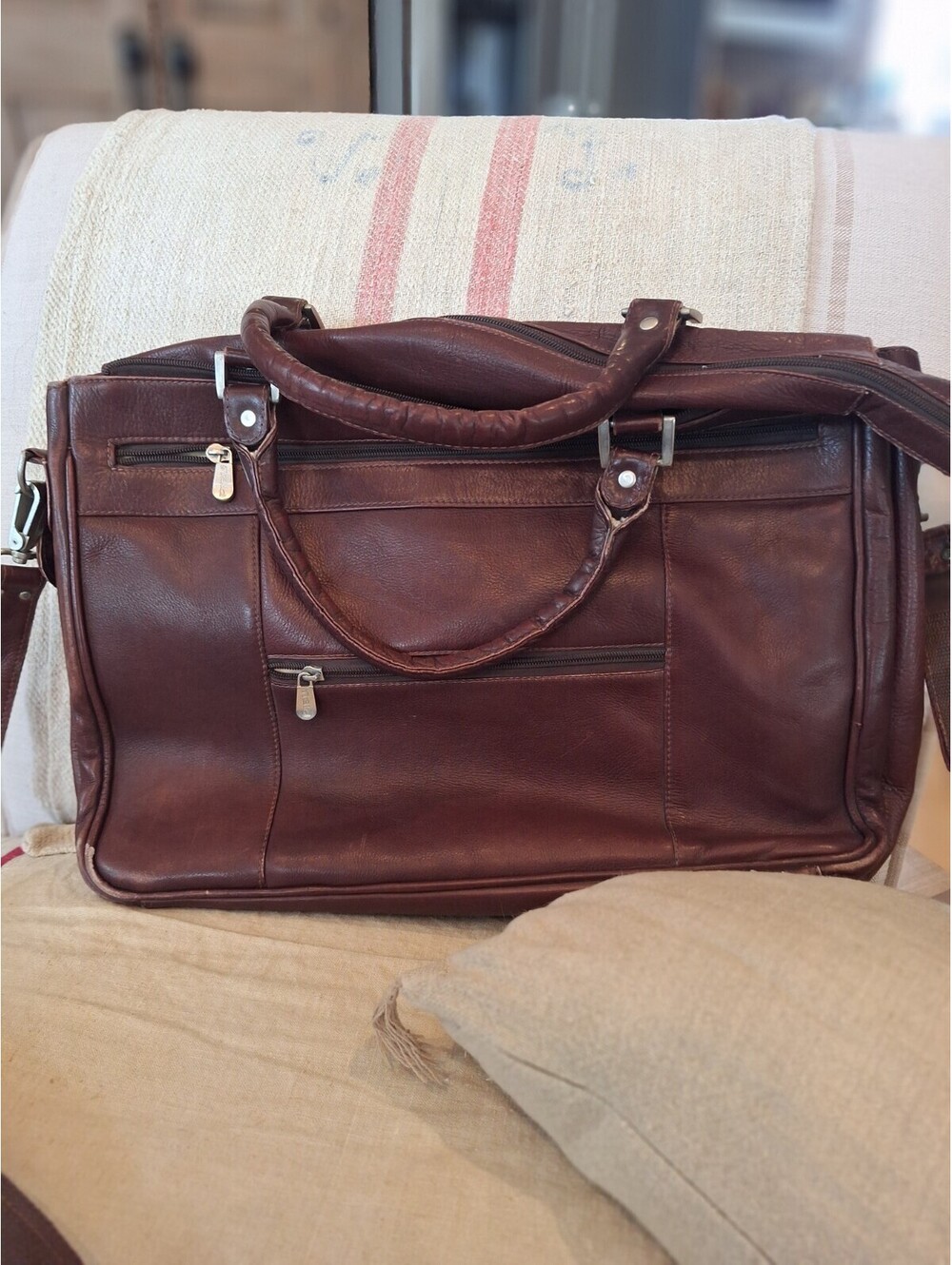 Piel Leather Shoulder Duffel Bag, Laptop Carry On Luggage, Brown, Unisex